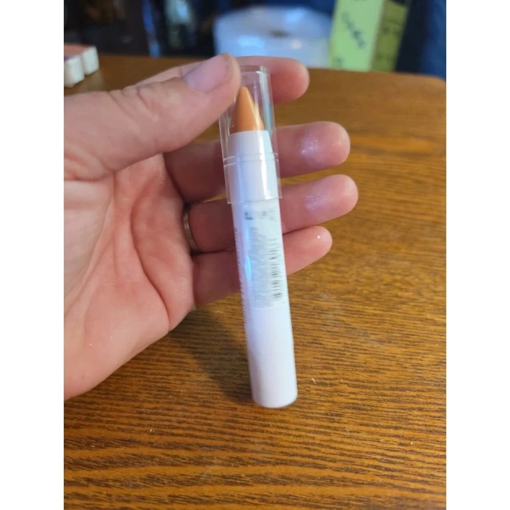 FLOWER Beauty by Drew FLOWER Beauty Under Eye Corrector - Medium